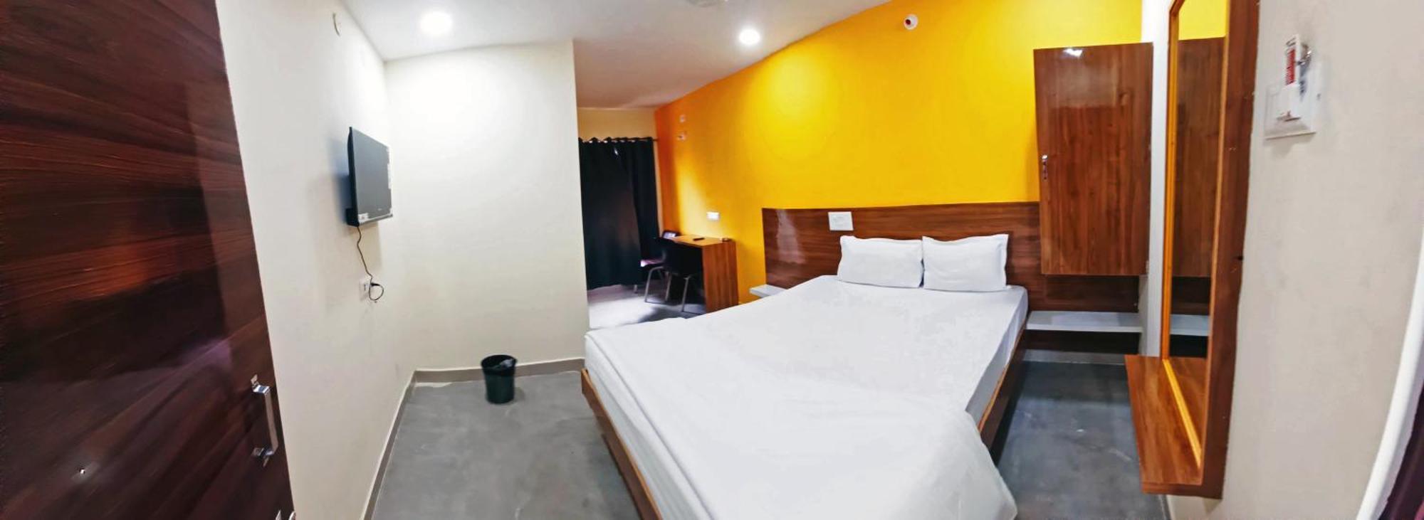 Udupi Deluxe Lodge Gulbarga Гулбарга Екстер'єр фото