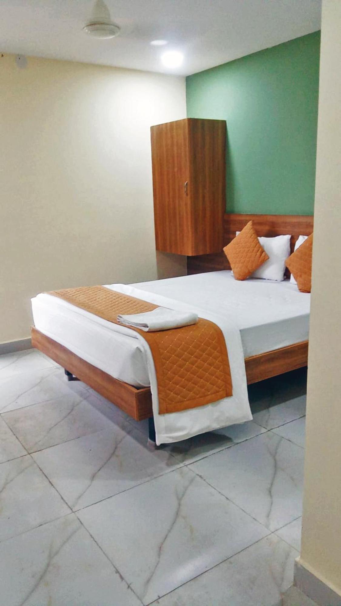 Udupi Deluxe Lodge Gulbarga Гулбарга Екстер'єр фото