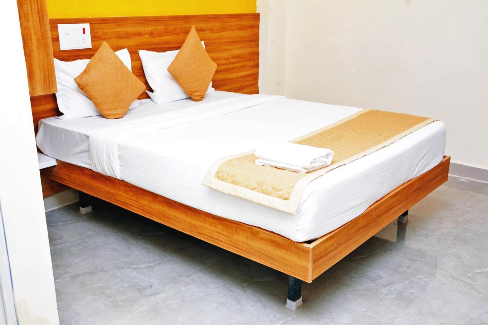 Udupi Deluxe Lodge Gulbarga Гулбарга Екстер'єр фото