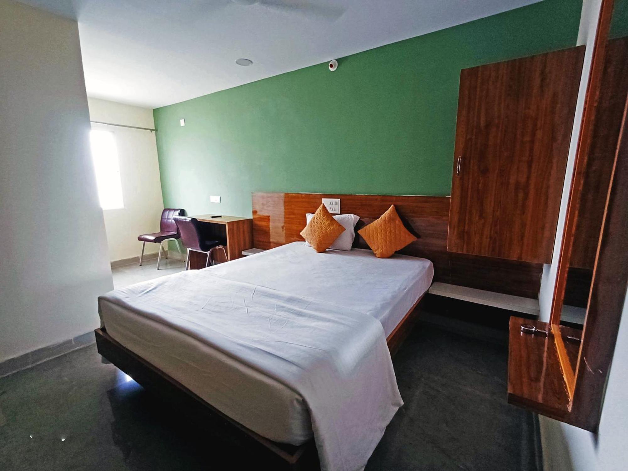 Udupi Deluxe Lodge Gulbarga Гулбарга Екстер'єр фото