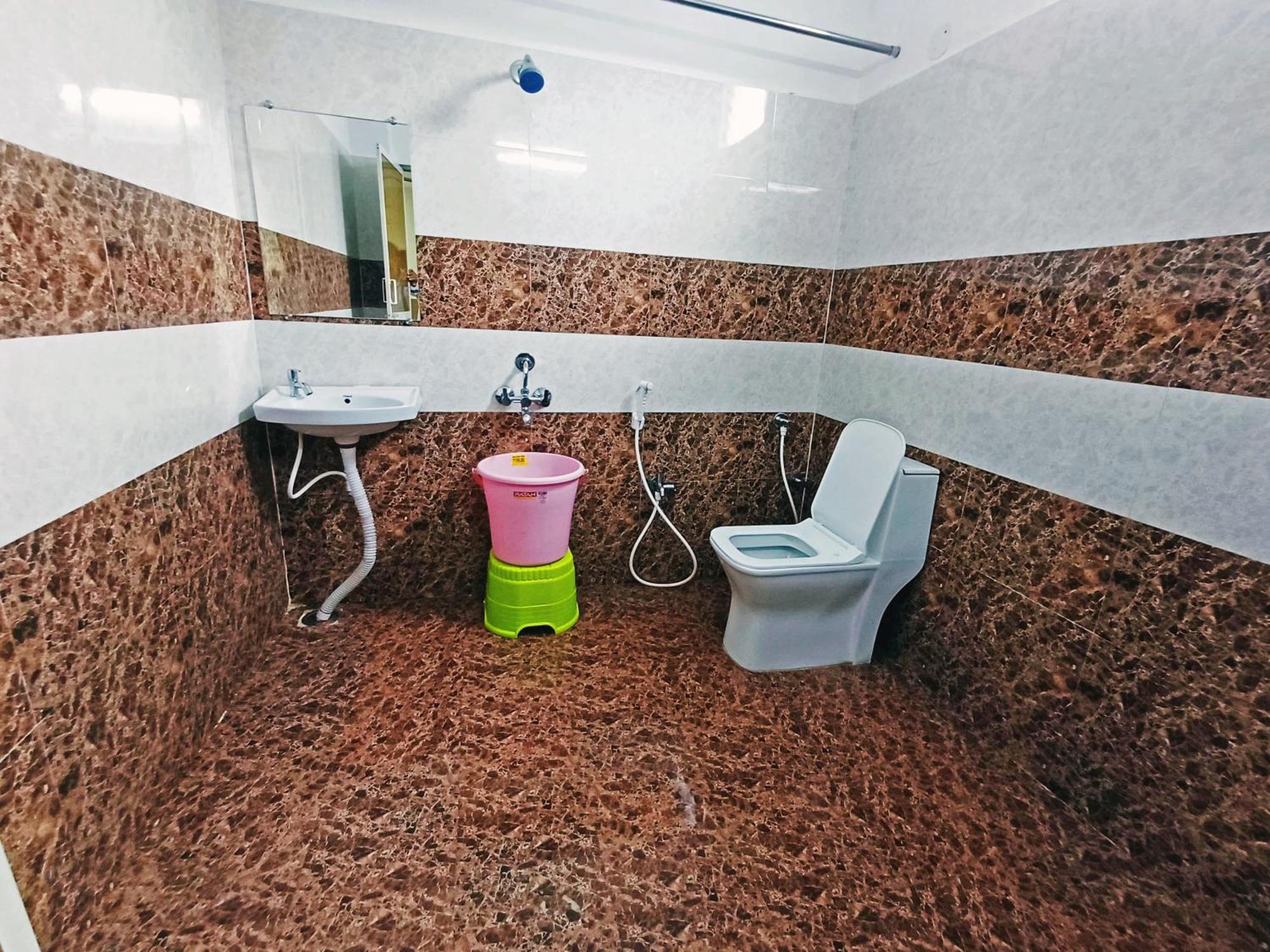 Udupi Deluxe Lodge Gulbarga Гулбарга Екстер'єр фото