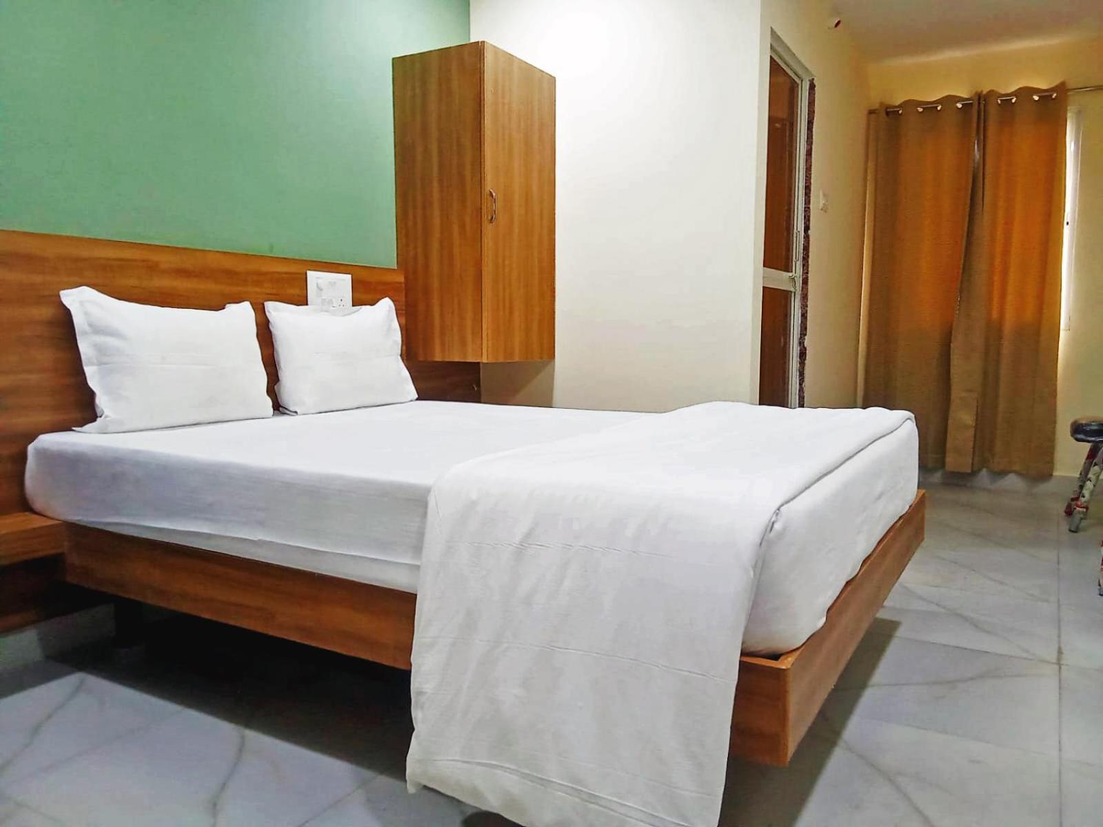 Udupi Deluxe Lodge Gulbarga Гулбарга Екстер'єр фото
